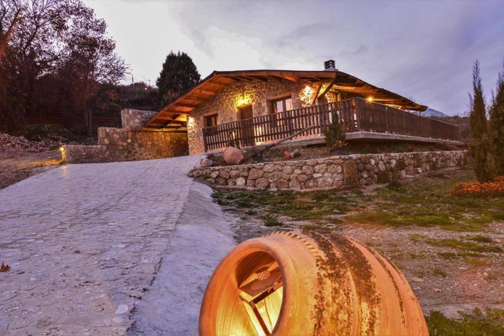 Mesaia Trikala Ski Chalet | ΑΙΟΛΟΣ-Ενοικιαζομενες Κατοικιες