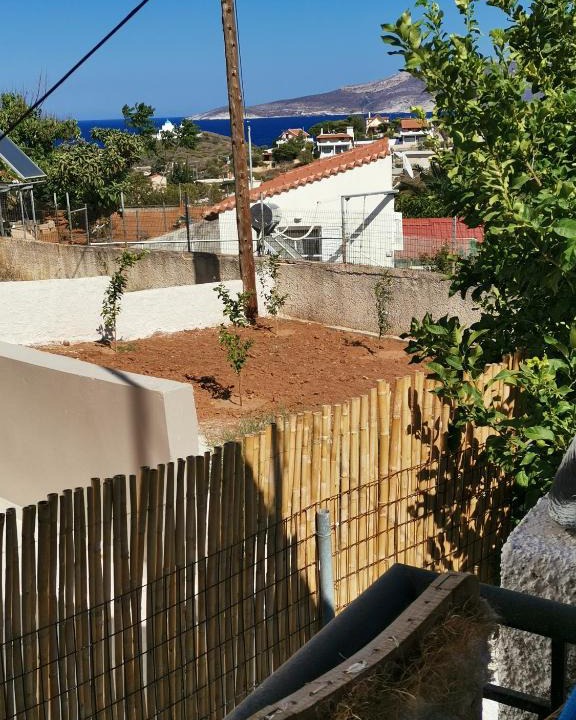 Lavreotiki House | Μονοκατοικία χρυσό φεγγάρι