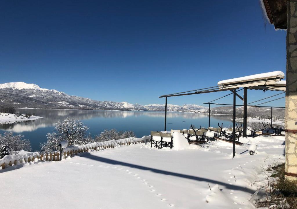 Lake Plastiras House | Ξενώνας Παρατηρητήριο Υπερώον