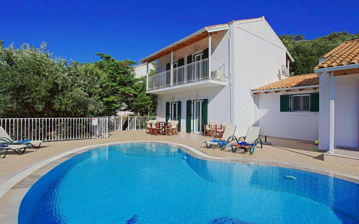 Apraos Villa | 110 m² Villa ∙ 4 bedrooms ∙ 9 guests