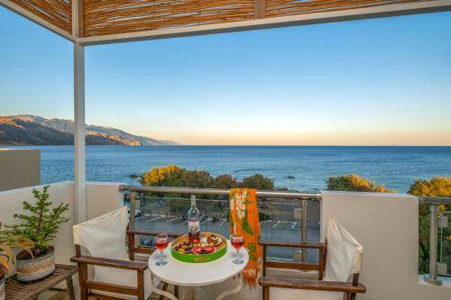 Palaiochora Apartment | 120 m² Apartment ∙ 3 bedrooms ∙ 6 guests