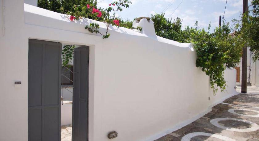 Pythagorio House | 136 m² House ∙ 3 bedrooms ∙ 5 guests