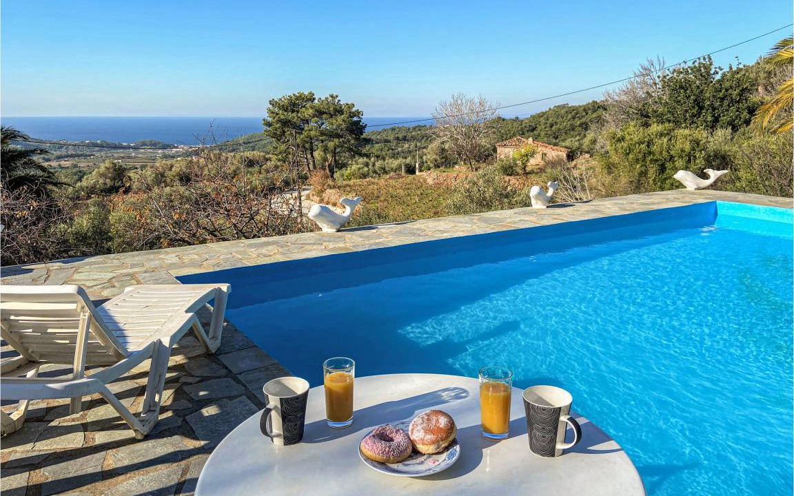Karlovassi House | 140 m² House ∙ 3 bedrooms ∙ 6 guests