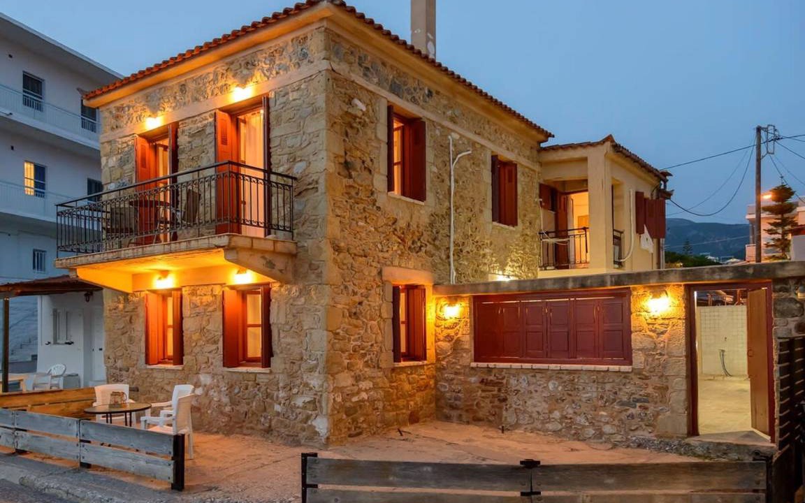Avia House | 140 m² House ∙ 4 bedrooms ∙ 8 guests