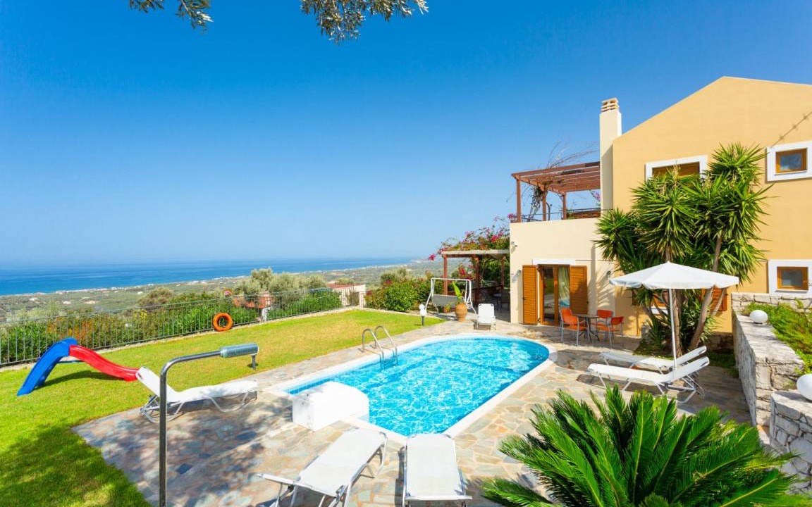 Maroulas Villa | 155 m² Villa ∙ 3 bedrooms ∙ 6 guests