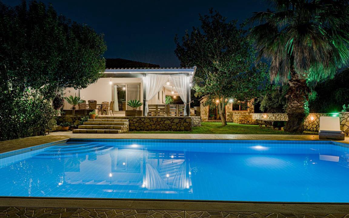 Fiolitis Villa | 155 m² Villa ∙ 4 bedrooms ∙ 8 guests