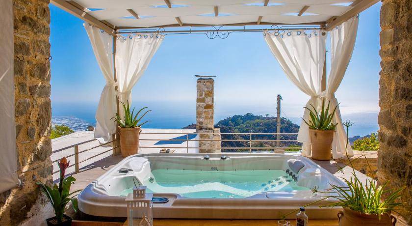 Anatoli House | 180 m² House ∙ 4 bedrooms ∙ 10 guests