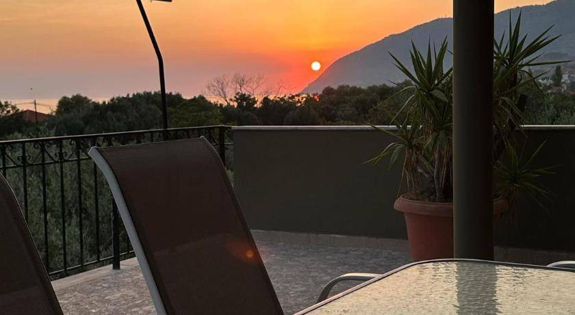 Plomari House | 180 m² House ∙ 3 bedrooms ∙ 9 guests
