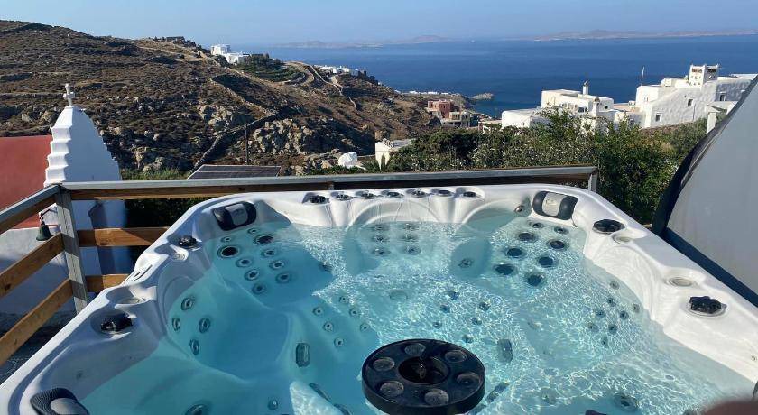 Faros Armenistis Resort | 200 m² Resort ∙ 4 bedrooms ∙ 11 guests