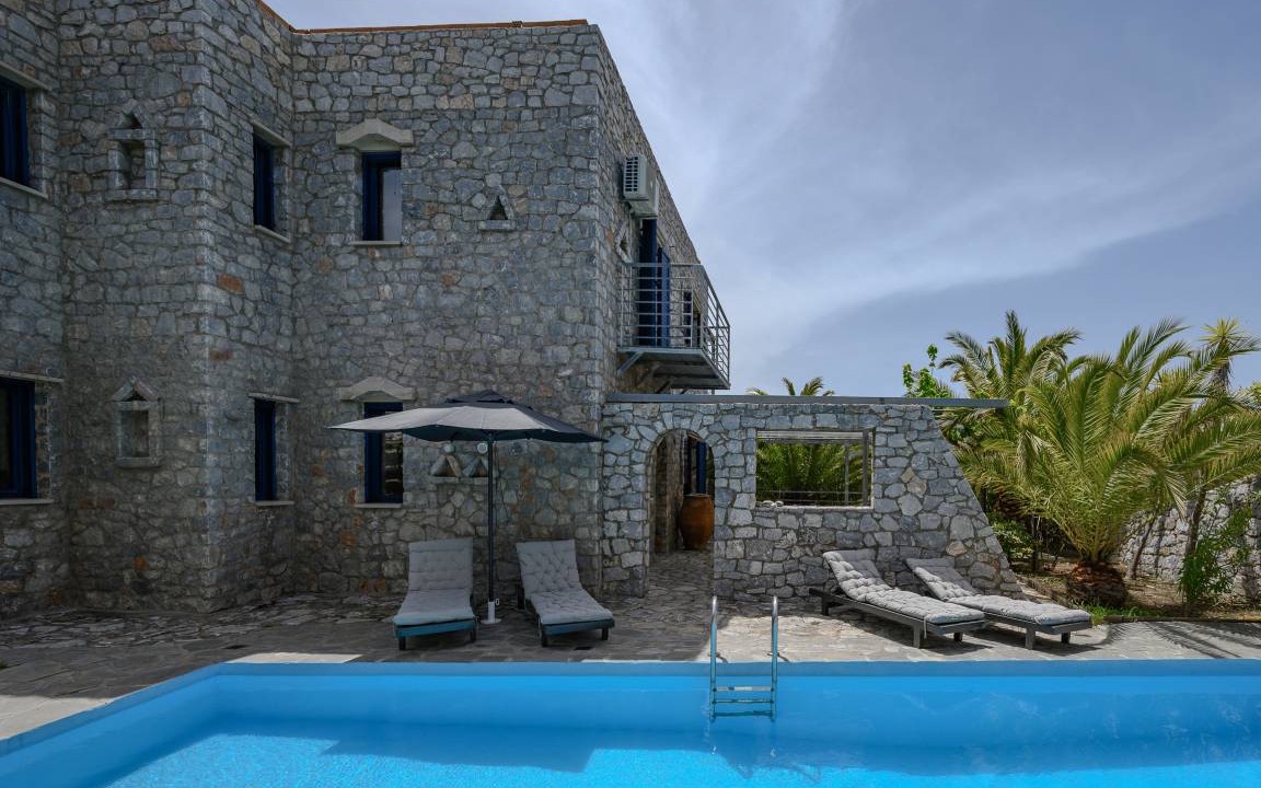 Lampini Villa | 200 m² Villa ∙ 4 bedrooms ∙ 10 guests
