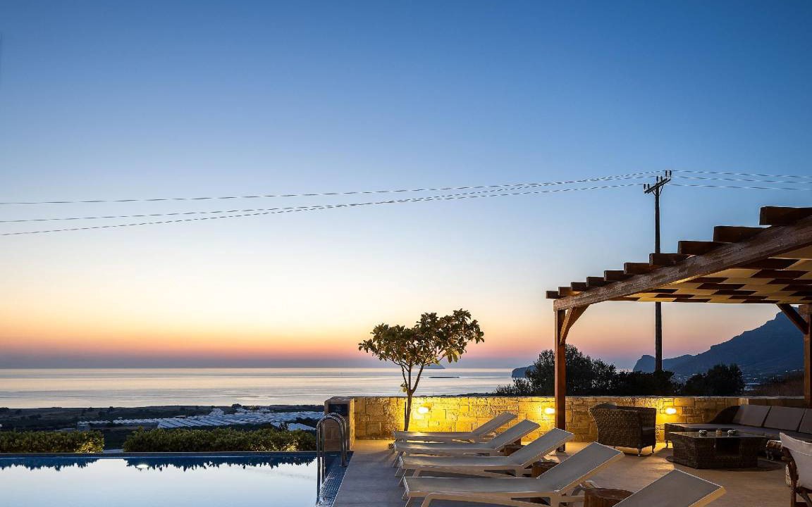 Limeniskos House | 210 m² House ∙ 5 bedrooms ∙ 12 guests