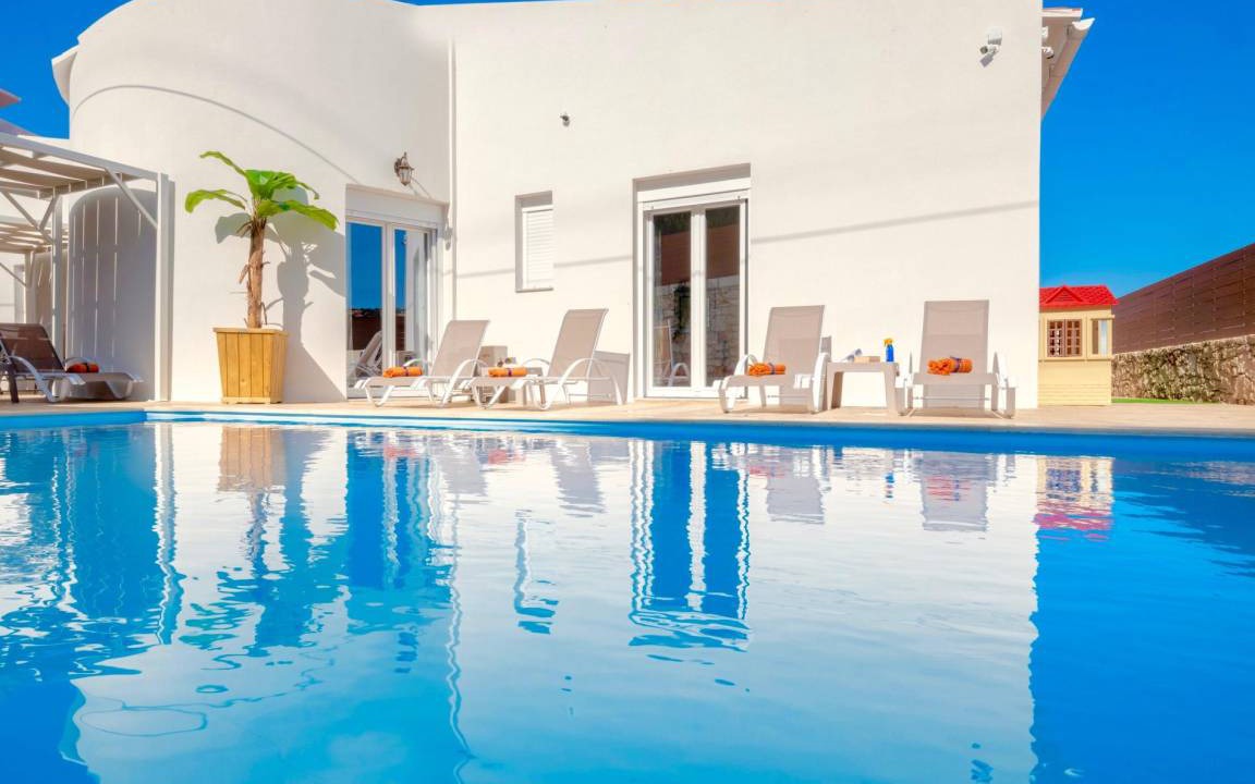 Skaleta Villa | 220 m² Villa ∙ 6 bedrooms ∙ 14 guests