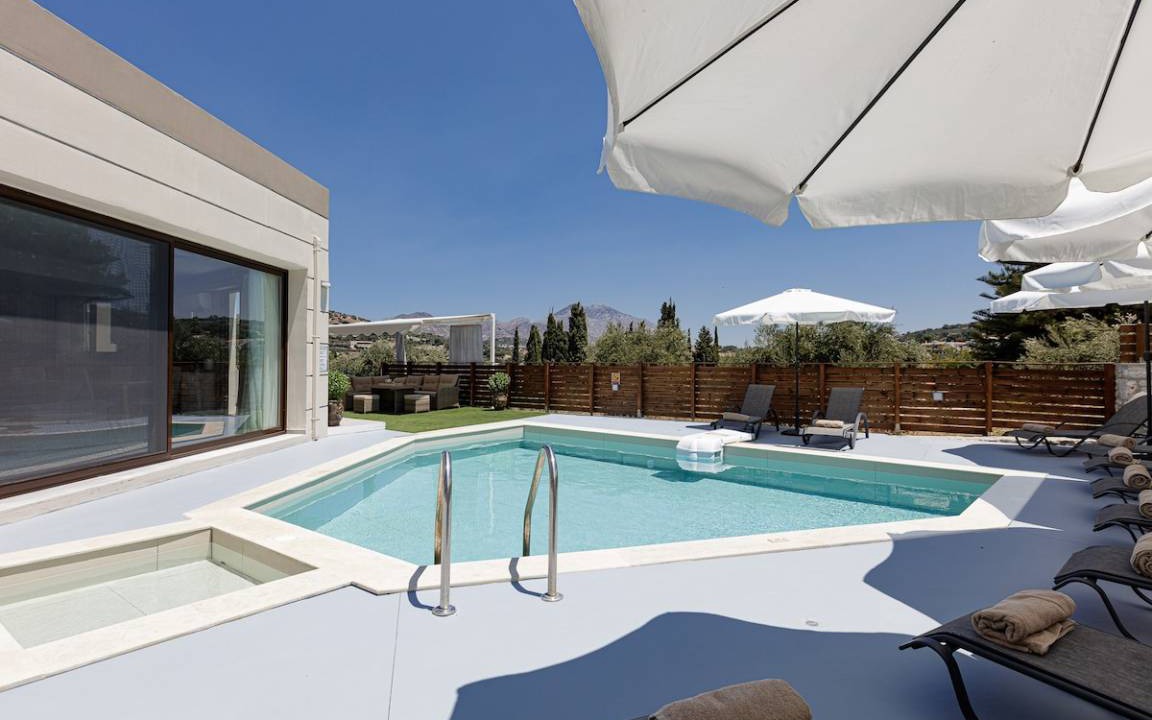 Perama Villa | 235 m² Villa ∙ 5 bedrooms ∙ 12 guests