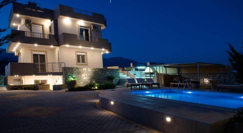 Faistos Villa | 250 m² Villa ∙ 6 bedrooms ∙ 12 guests