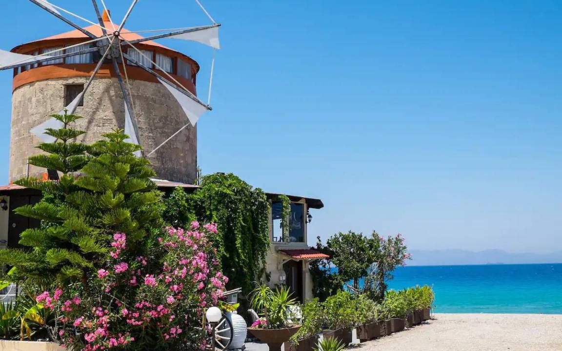 Ialyssos House | 280 m² House ∙ 4 bedrooms ∙ 10 guests