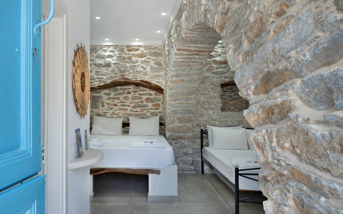 Amorgos Town Apartment | 30 m² Studio flat ∙ 1 bedroom ∙ 4 guests