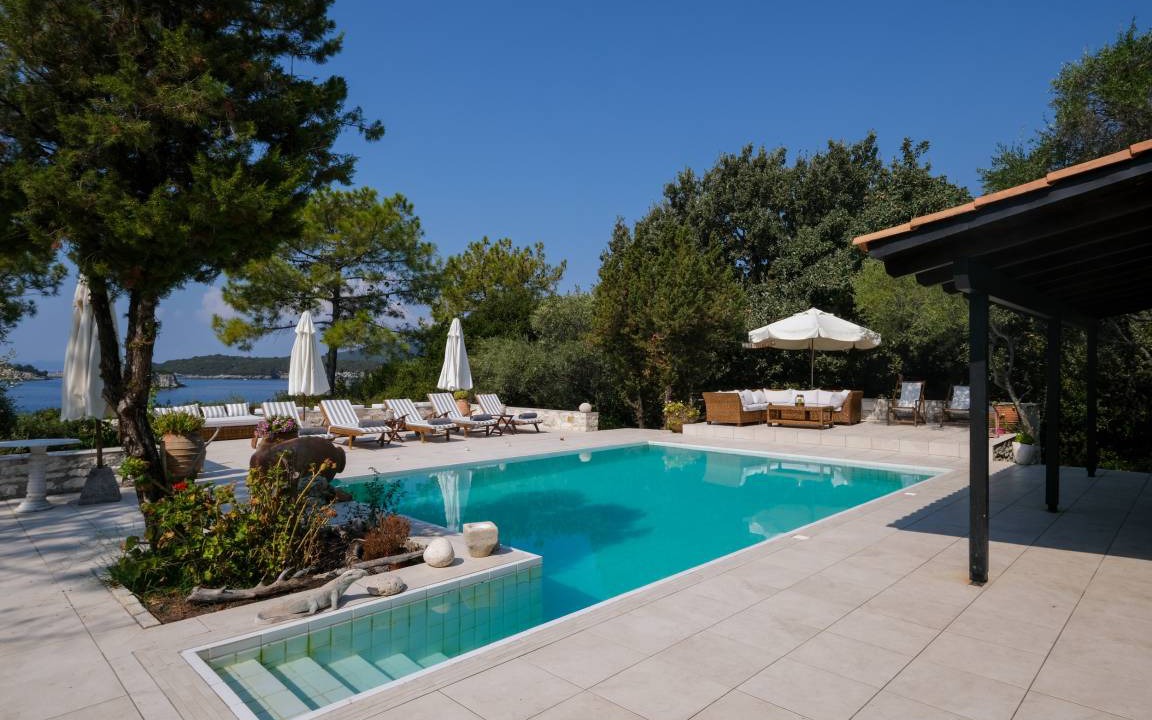 Sivota Villa | 400 m² Villa ∙ 7 bedrooms ∙ 14 guests