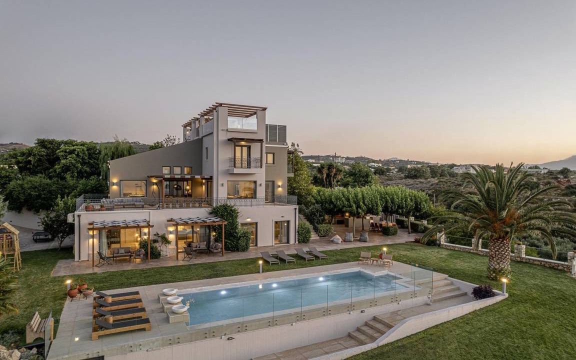 Tria Monastiria Villa | 600 m² Villa ∙ 9 bedrooms ∙ 22 guests