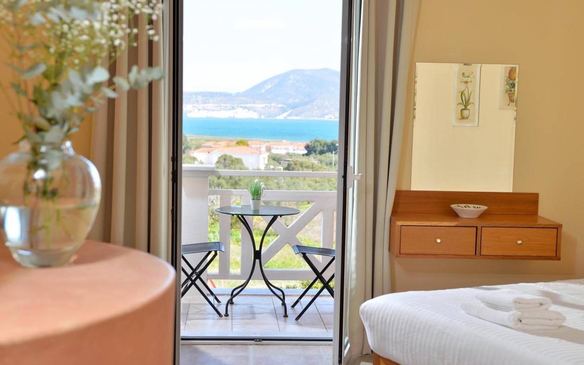Agios Dimitrios Apartment | 70 m² Apartment ∙ 3 bedrooms ∙ 5 guests
