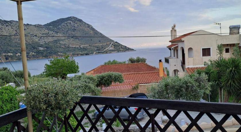 East Mani House | 70 m² House ∙ 2 bedrooms ∙ 5 guests