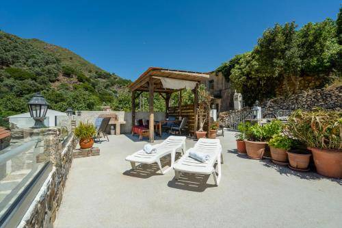 Perivolia House | 74 m² House ∙ 2 bedrooms ∙ 4 guests