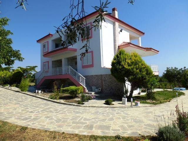 Thermaikos House | 79 m² House ∙ 2 bedrooms ∙ 4 guests