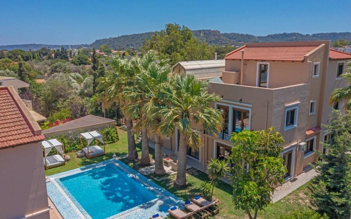 Ialyssos Villa | 900 m² Villa ∙ 9 bedrooms ∙ 20 guests