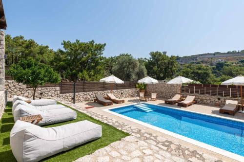 Ixia Villa | Adonis Villa in nature