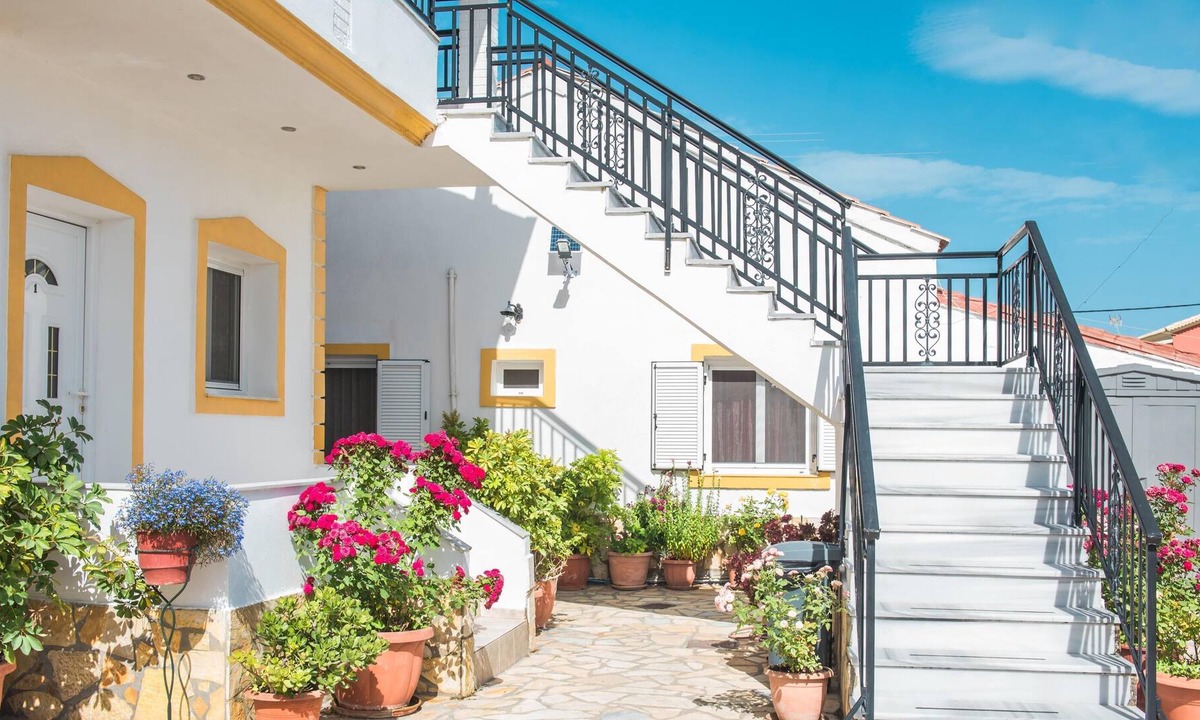 Ag. Georgios Apartment | Aleka Apartment 4 with Sea View, Terrace, Balcony & Wi-Fi