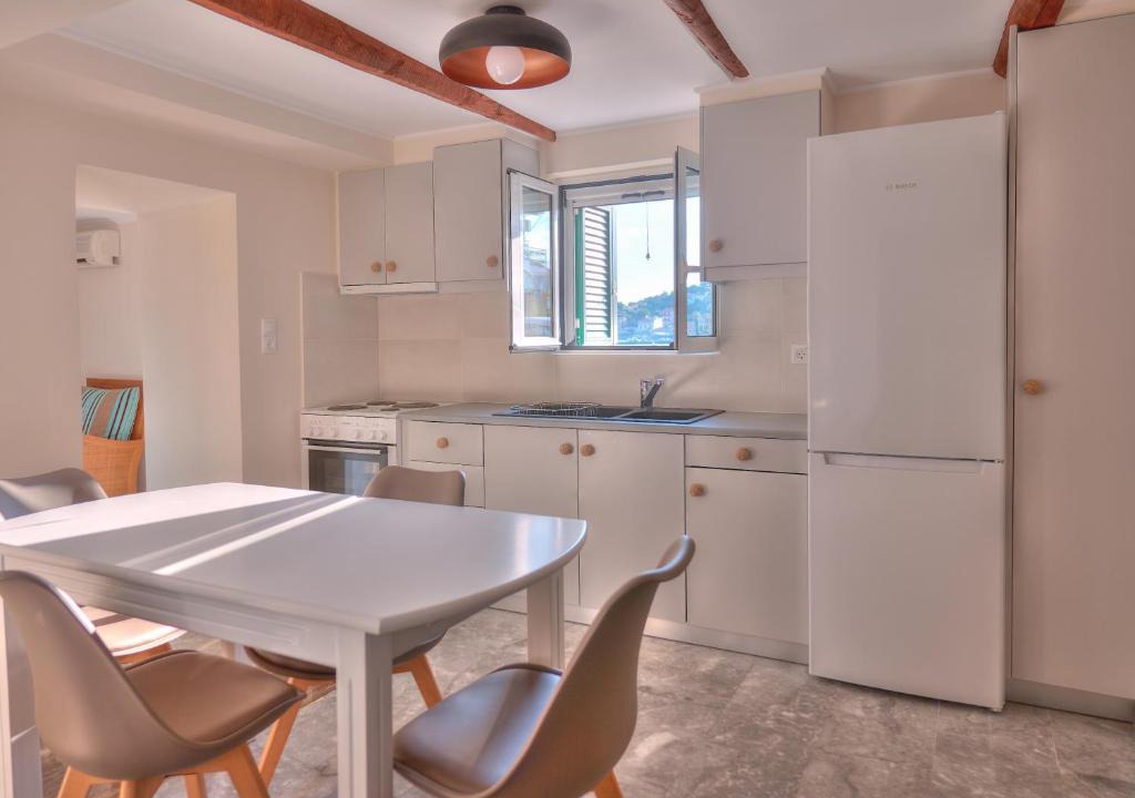 Foinikounta Apartment | Alexis Studios