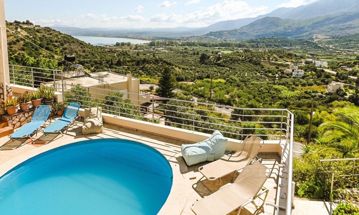 Exopoli Villa | Aloe Villa Chania Crete Retreat and Relax Villa