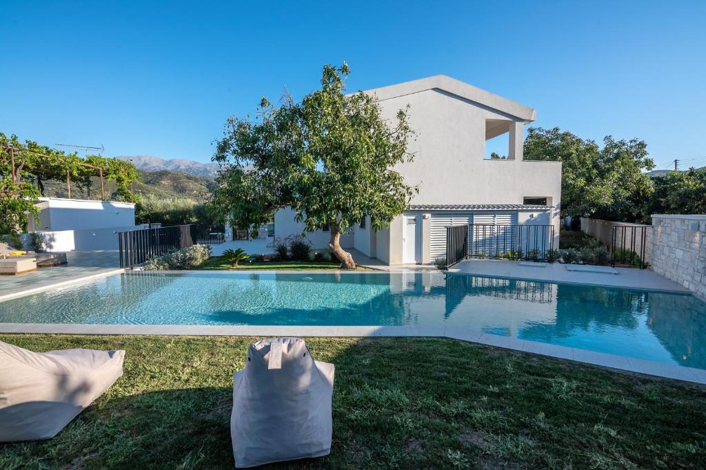 Skines Villa | Alyona Villas - Villa Lona