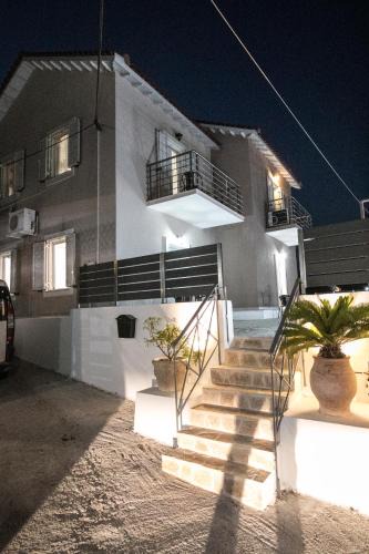 Agios Dimitrios Apartment | Angelos Apartments