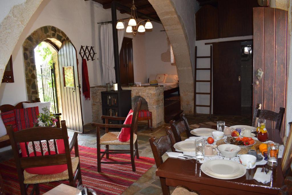 Megala Chorafia House | Anna's Stone House
