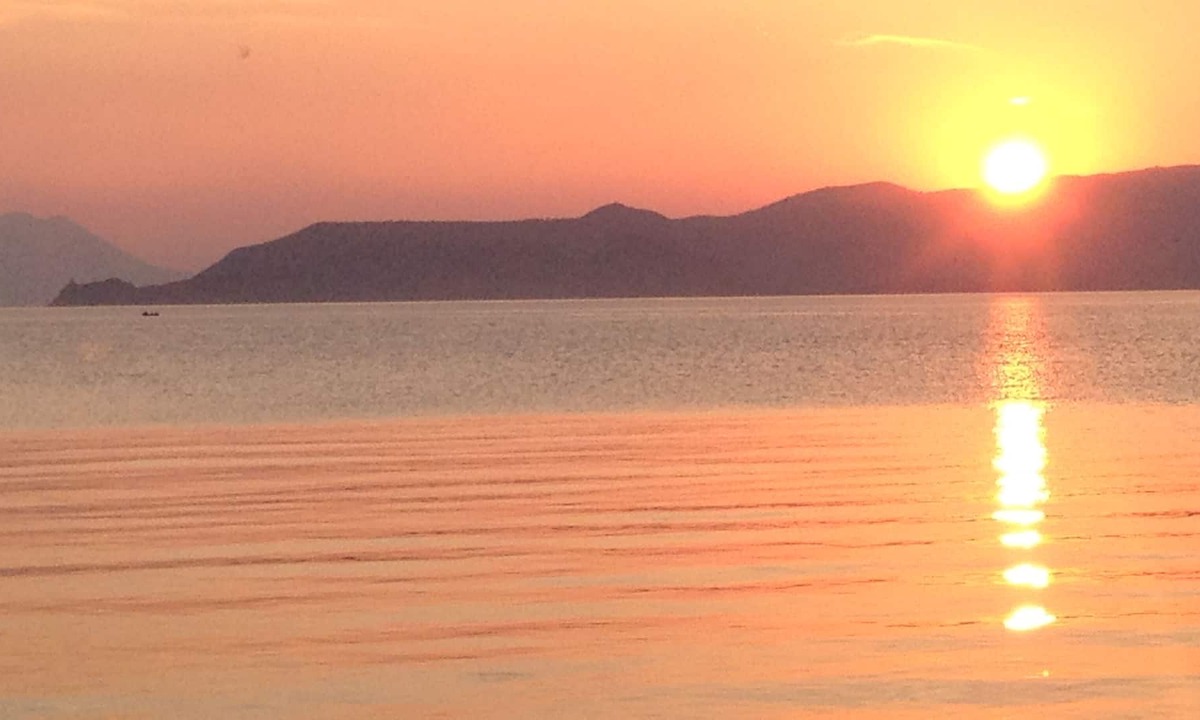 Nerantza Apartment | Apartment with cooking equipment and direct access on the sea!