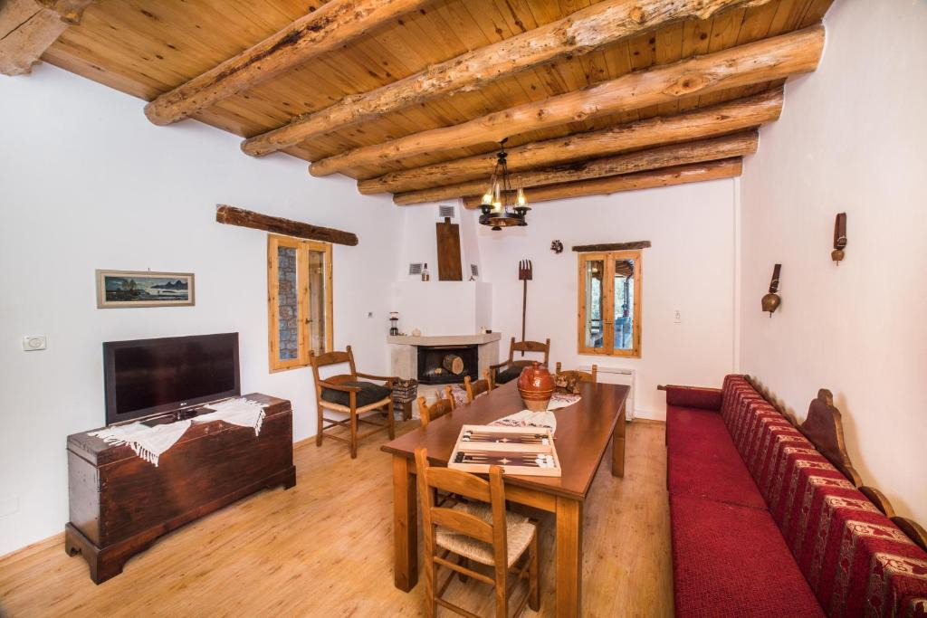 Aradena Traditional | Aradena