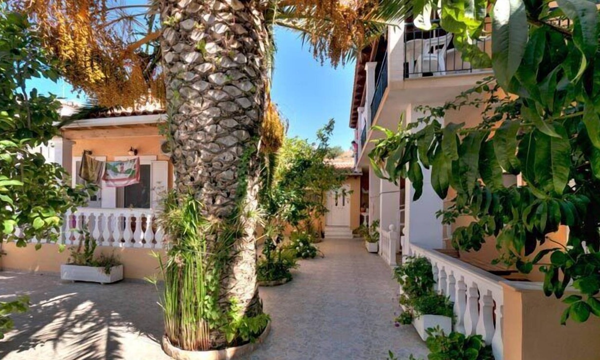 Agios Georgios Pagon Apartment | Arista Studio 4 - only 50m from the sandy beach in Agios Georgios Pagi