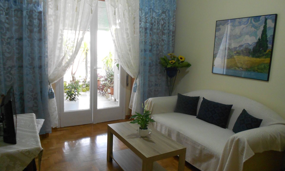 Athens City Centre Apartment | Athenian Oasis with fountain in city center!/Apartment