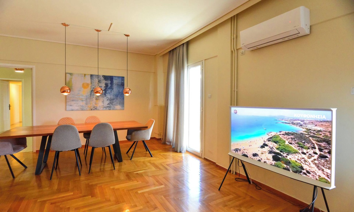 Palaio Faliro Apartment | Athens next to the beach 2 minutes walk to tram stylish apartment