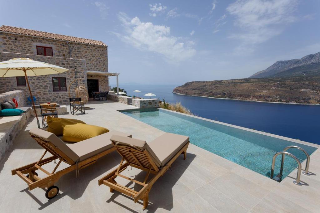 Limeni House | ATHINA-APEA Villas