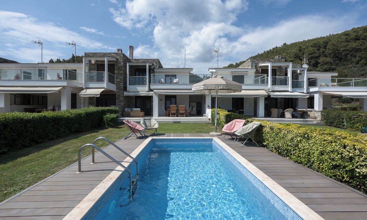 Sithonia Villa | Azapiko Meggy Beachfront Villa by Luxlikehome