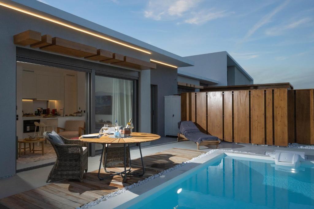 Nafplio Villa | AZIZA luxury suite