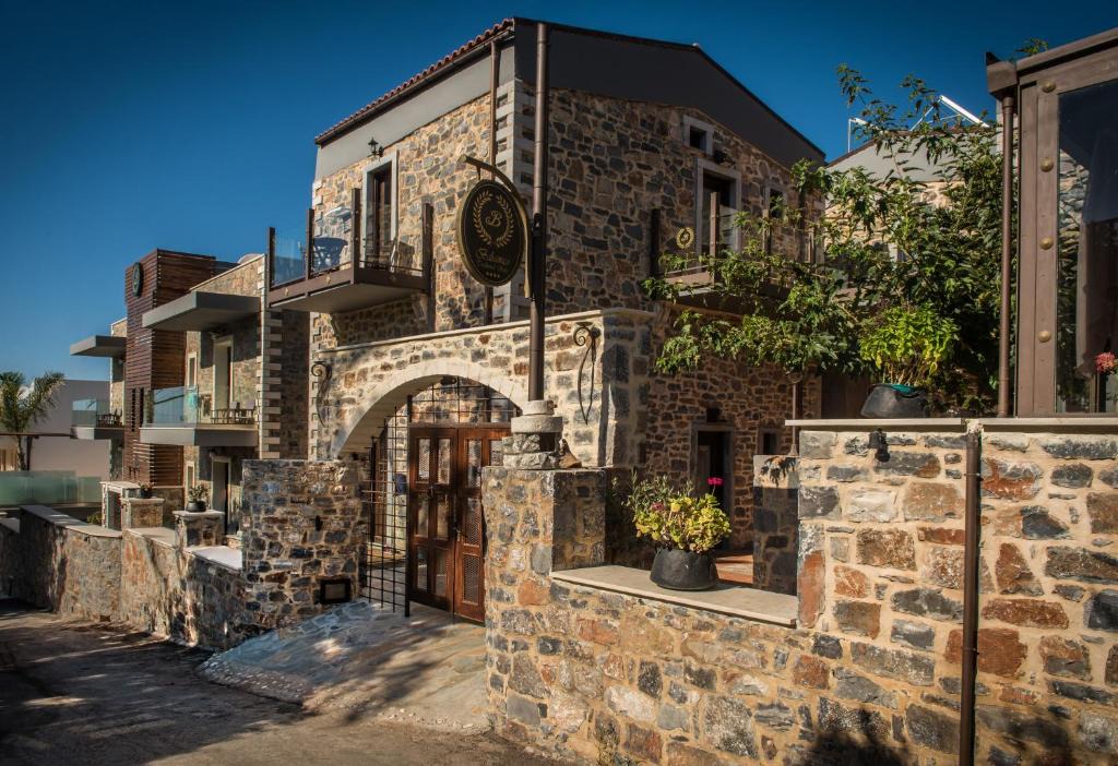 Old Hersonissos Hotel | Balsamico Traditional Suites