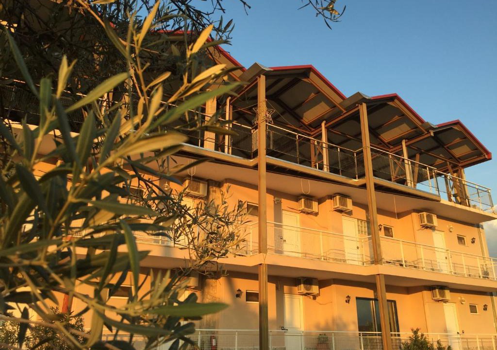 Karavomilos Apartment | Bay Holiday Hotel & Spa