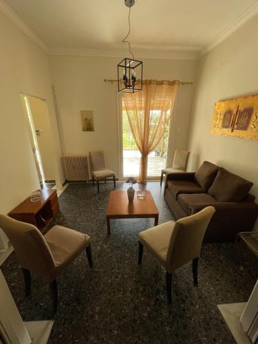 Nea Peramos Apartment | Beach House in Nea Peramos