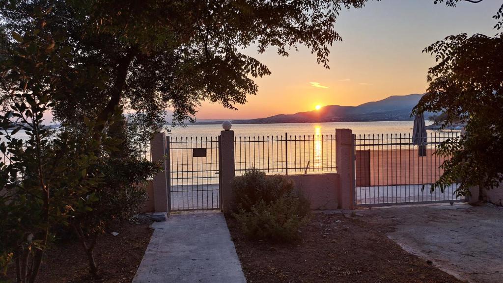 Salamis Apartment | Beachfront 2-bedroom apartment