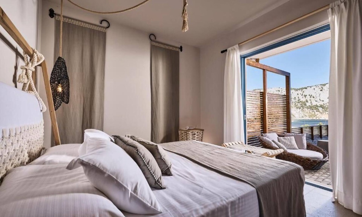 Pilio Apartment | BH859 - C - Suite Santorini