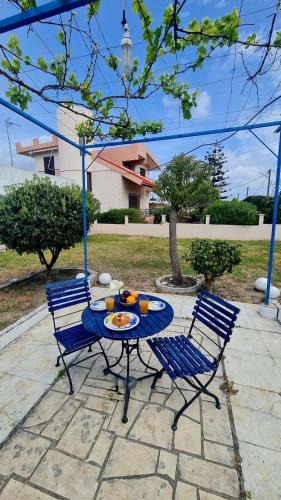 Petaloudes House | Blue and White