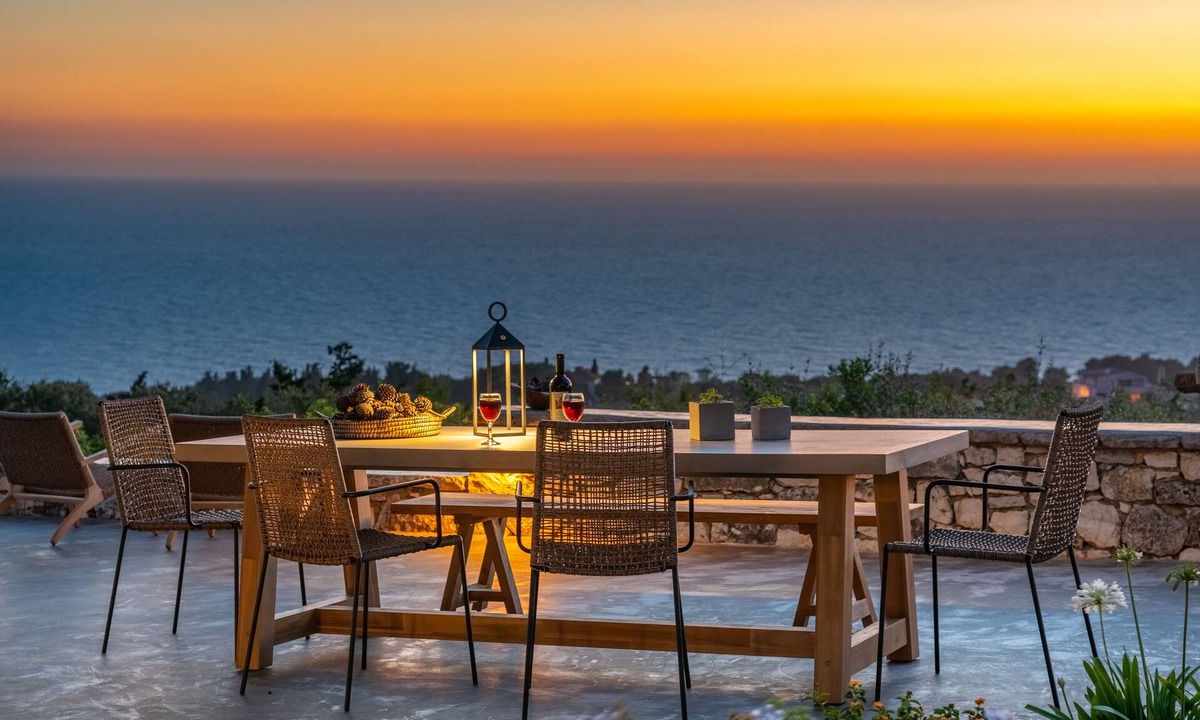 Tzamarelata Villa | Blue Horizon-Retro Villa private pool great view