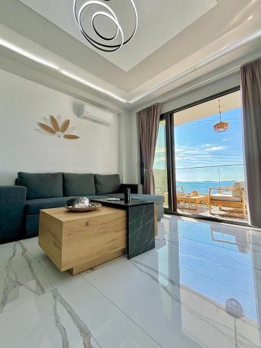 Neos Marmaras Apartment | Candi Luxury Suites 2